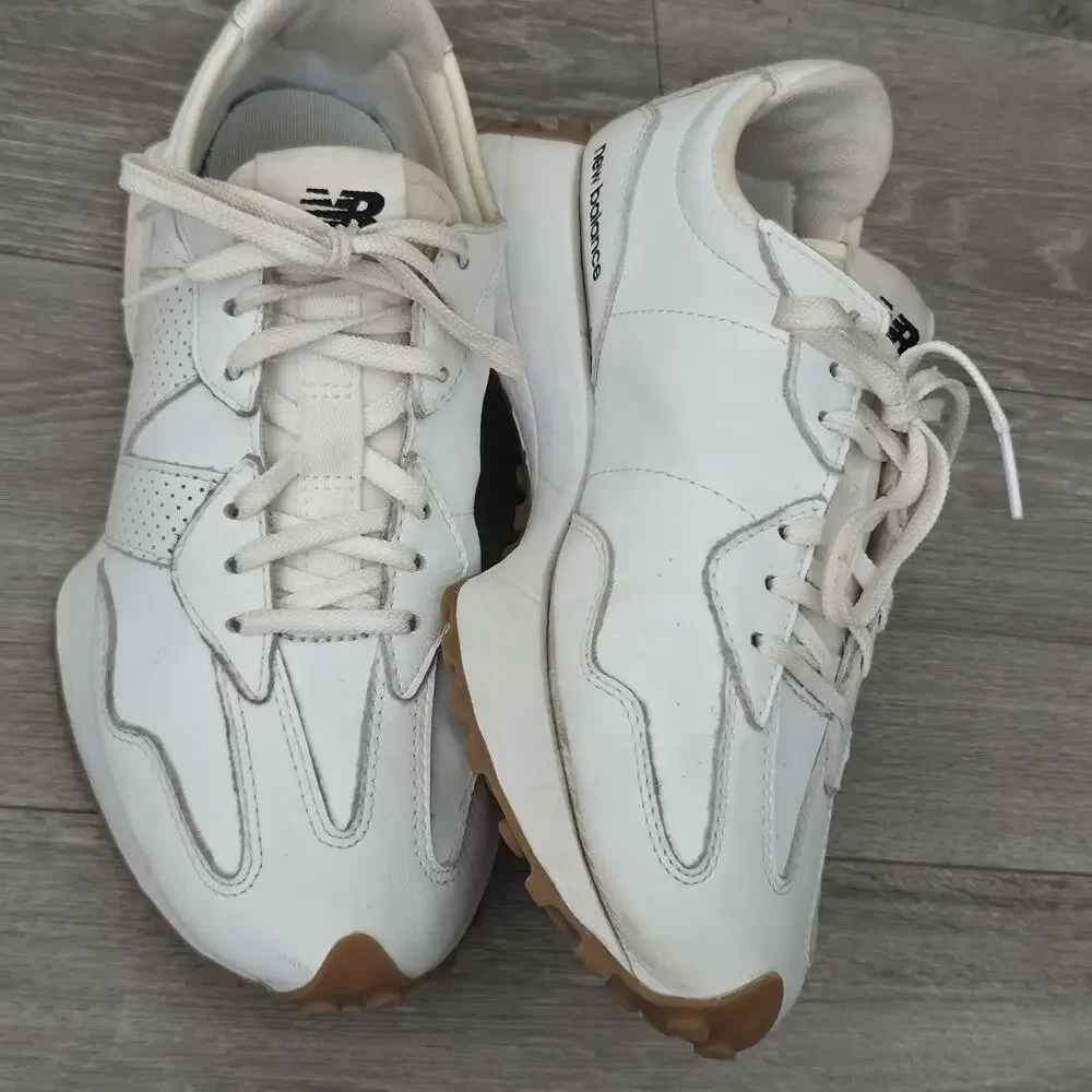 New Balance 327 Womens US 9 B Triple White Gum Leather WS327LS Athletic Shoes